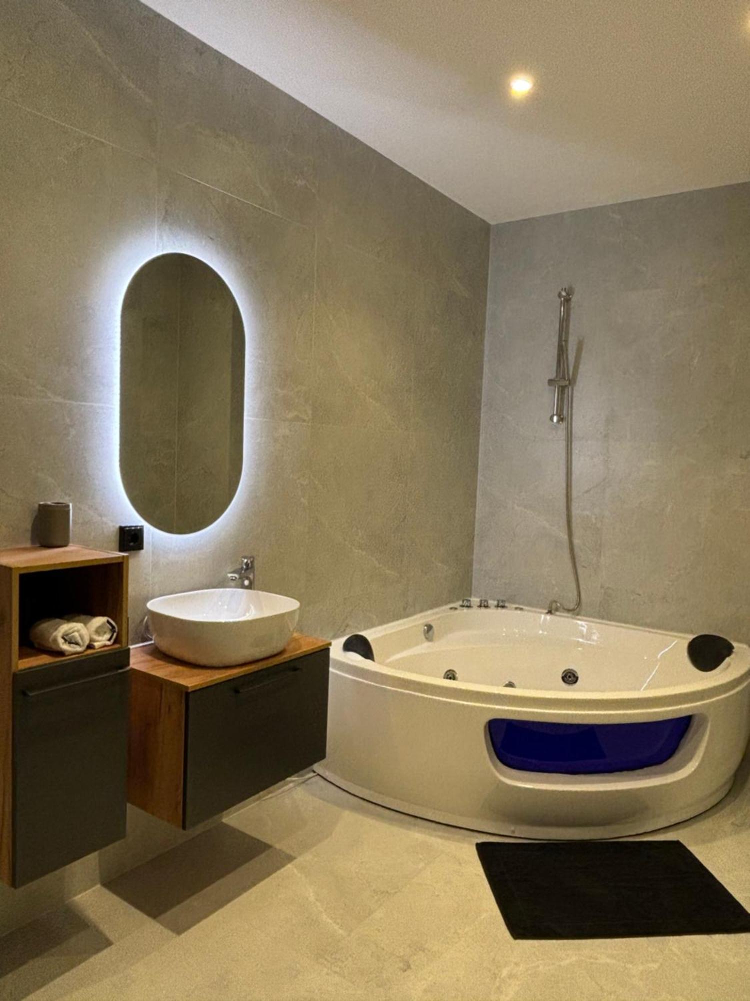Luxus Apartment Mit Whirlpool In Kiel Exteriér fotografie